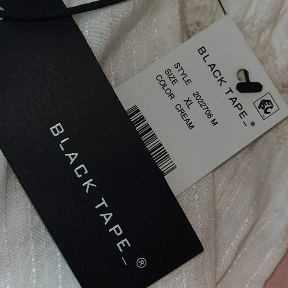 Black Tape_ Skirt with tags - Picture 4 of 5